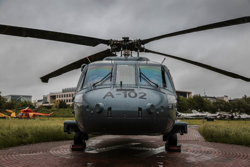 Powódź w Małopolsce. Policyjny Black Hawk monitoruje sytuację powodziową