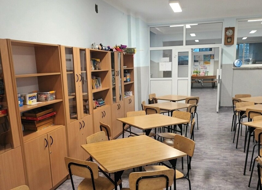 Szkoła Podstawowa w Nieledwi po kompleksowych remontach