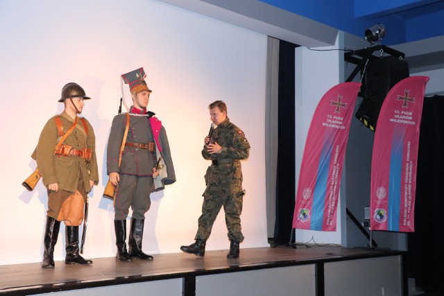 Sprzęt zaprezentowali członkowie Kieleckiego Ochotniczego Szwadronu Kawalerii imienia 13 Pułku Ułanów Wileńskich.