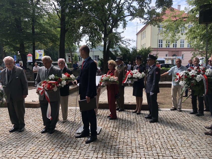 W Sandomierzu odbyły się obchody 75.rocznicy Zbrodni Wołyńskiej. Przy Mogile Wołyńskiej odmówili modlitwę  