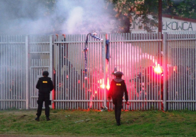 Puchar Polski w Oświęcimiu. Awantura podczas meczu Unia...