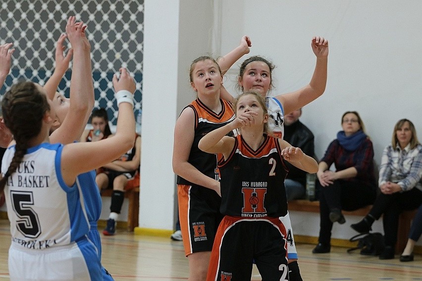 Unia Basket Ostrołęka U13 czeka na zwycięstwa [ZDJĘCIA]