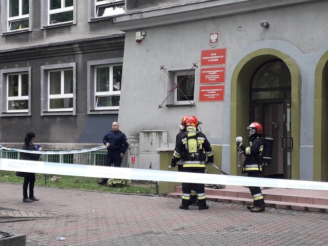 Pożar w szkole w Jaworznie. Ponad 400 dzieci ewakuowano
