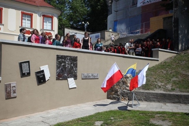 Dziś odsłonięto płaskorzeźbę Vaclava Havla w Opolu