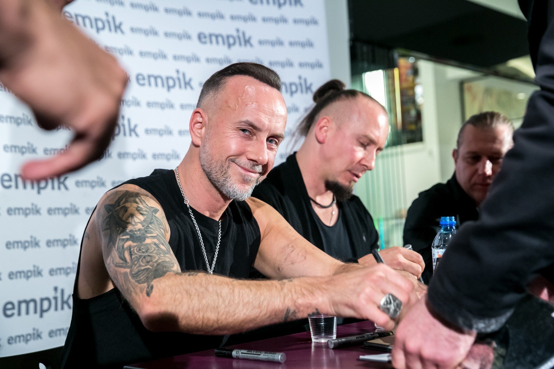 Kraków. Grupa Behemoth spotkała się z fanami w Empiku Bonarka | Gazeta  Krakowska