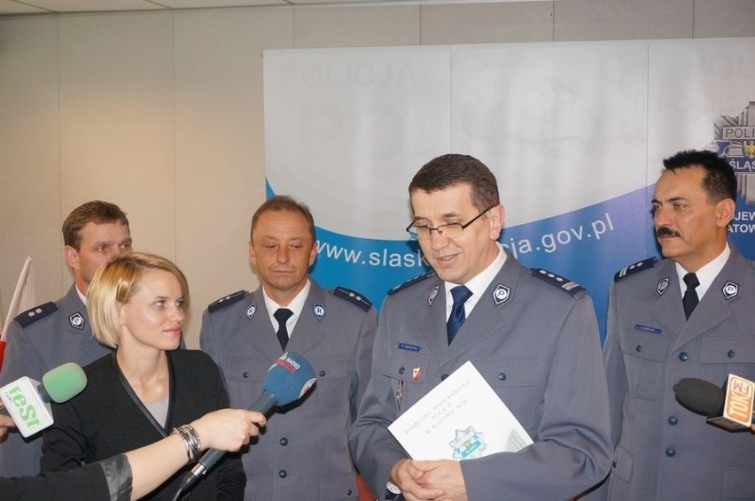 Katowice: Odebrała kluczyki pijanemu przestępcy, dziś dostała nagrodę komendanta policji [ZDJĘCIA]