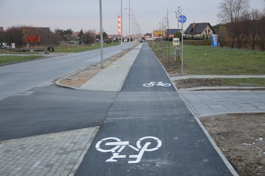 Rowerzyści mogą już korzystać z nowej ścieżki rowerowej...