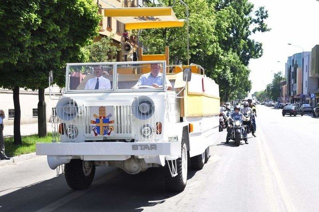 Przez Radom przejechał papamobile.