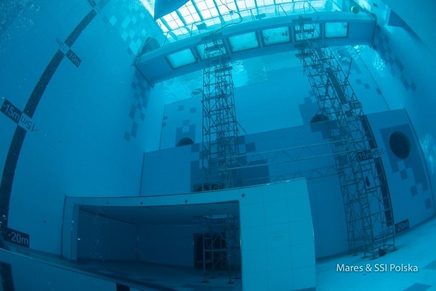 Deepspot - powstały koło Warszawy drugi najgłębszy basen na świecie - od ponad ośmiu miesięcy jest rajem dla pasjonatów nurkowania [ZDJĘCIA]