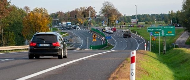 Wojewoda zaznaczył, że budowa ostatniego odcinka drogi ekspresowej S7 Płońsk-Czosnów będzie realizowana na terenie gmin: Płońsk i Załuski w powiecie płońskim.