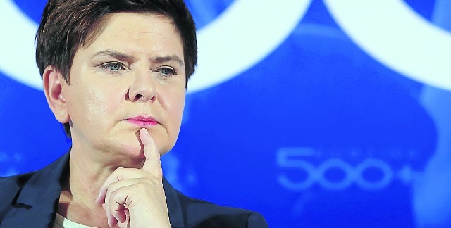 Premier Beata Szydło, jeśli wytrwa na stanowisku, będzie musiała wyjątkowo oszczędnie gospodarować budżetowymi pieniędzmi, by wystarczyło w przyszłym roku na program 500+