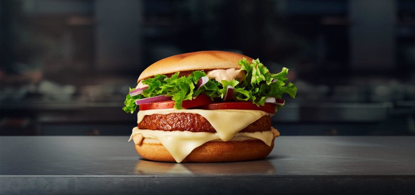 Burger McVegan to hamburger na bazie warzyw z McDonald's