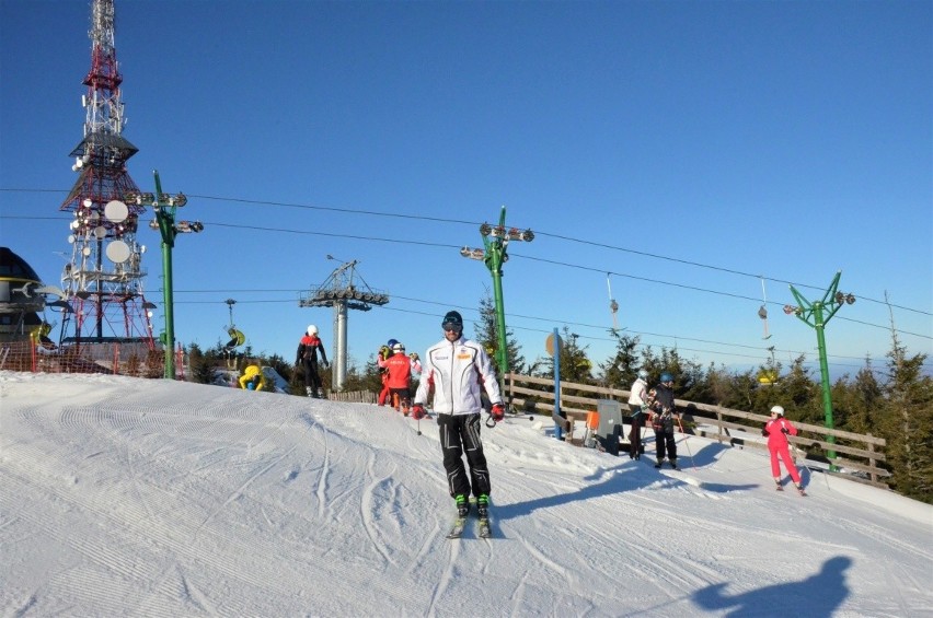 Warunki narciarskie w Beskidach. Gdzie się wybrać na narty lub snowboard? Które ośrodki są czynne?