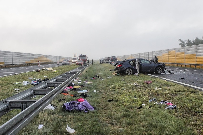 Dwoje dzieci zginęło w wypadku na autostradzie A2 pod...