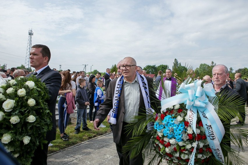 Pogrzeb Krystiana Rempały ZOBACZ ONLINE Kibice żużla ze Śląska pożegnali go w Tarnowie