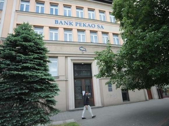 Budynek Banku Pekao SA przy ul. Anny Łajming w Słupsku. Jest na sprzedaż.