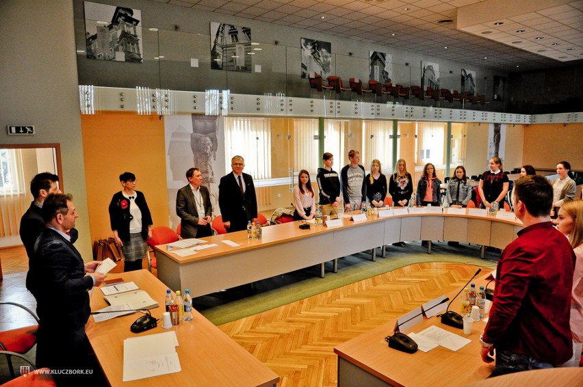 Inauguracyjne posiedzenie urzędu miejskiego w Kluczborku.