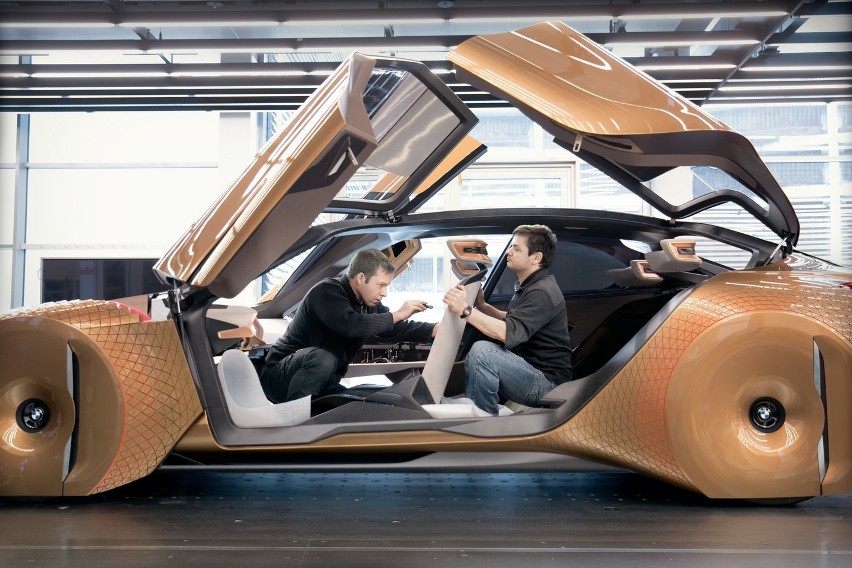 BMW Vision Next 100 to sportowy sedan, który posiada...
