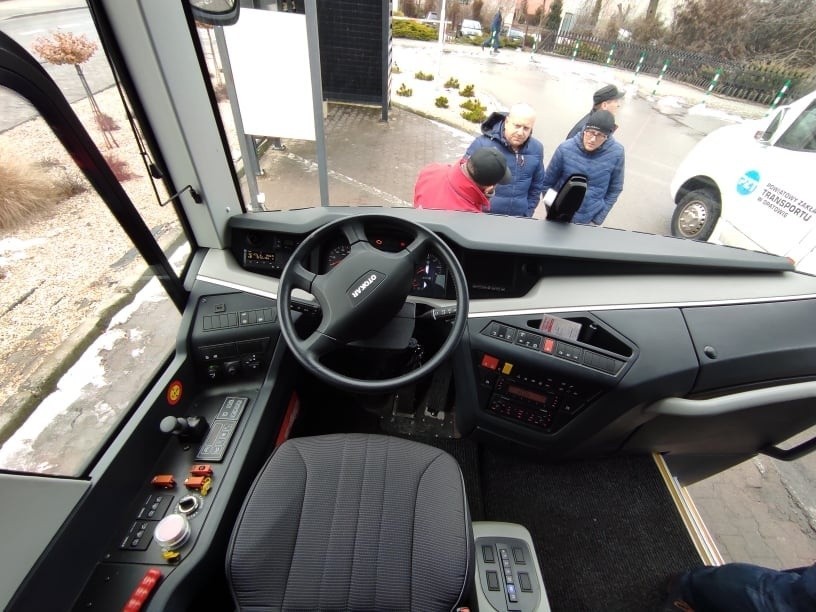 Nowy autokar dla Powiatowego Zakładu Transportu w Opatowie (ZDJĘCIA)