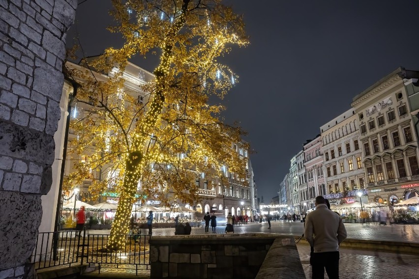 Iluminacje rozbłysły na krakowskich ulicach