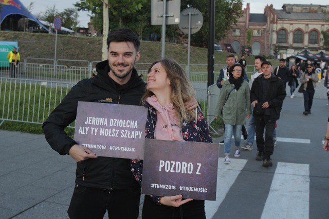 Do niedzieli 1 lipca na terenie zrewitalizowanej kopalni Katowice  wystąpi 62 artystów z 20 krajów świata (w tym Polski). Reprezentują każdy kontynent poza Antarktydą. Tegoroczna edycja festiwalu ma wyjątkowo międzynarodowy i multidyscyplinarny charakter. Oprócz muzyki będą też obecne inne formy twórczości – od teatru, przez taniec, po sztuki wizualne.