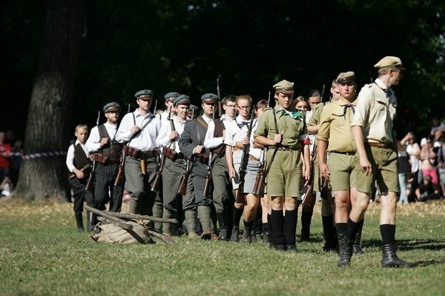 Obrona wieży spadochronowej w Katowicach 2013