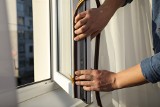 Jak uszczelnić stare okna, żeby ograniczyć straty ciepła