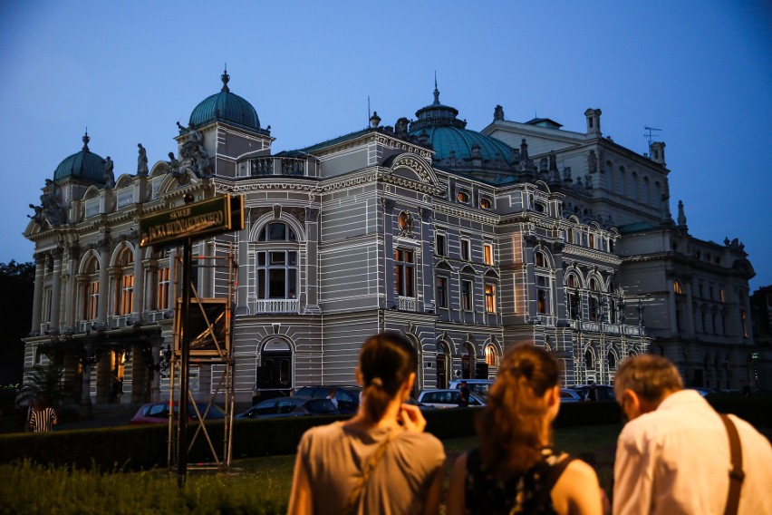 Kraków. Mapping na budynku Teatru im. Słowackiego [ZDJĘCIA]