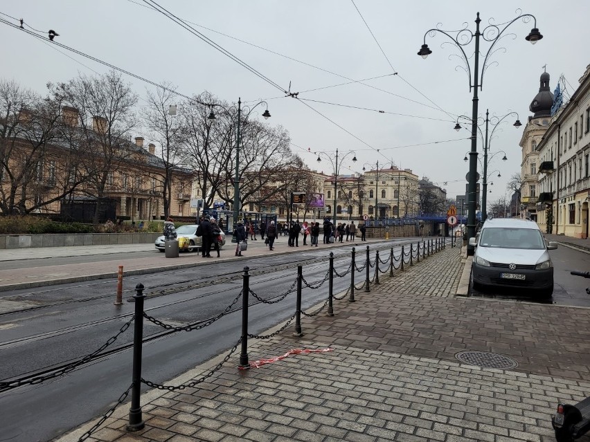 Kraków. Wnioskują o przejścia dla pieszych na skrzyżowaniu ulic Lubicz, Westerplatte, Basztowej i Pawiej