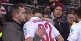 Kibice Stuttgartu pocieszali młodego piłkarza po błędzie w meczu z BVB! (WIDEO)