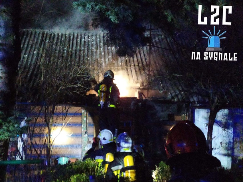 Gmina Liszki. Wczesnym rankiem wybuchł pożar w domu jednorodzinnym w Kaszowie. Ogień gasiło pięć jednostek straży 