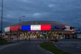 Kraków solidarny z Niceą. Tauron Kraków Arena i kładka Bernatka w barwach Francji [ZDJĘCIA]