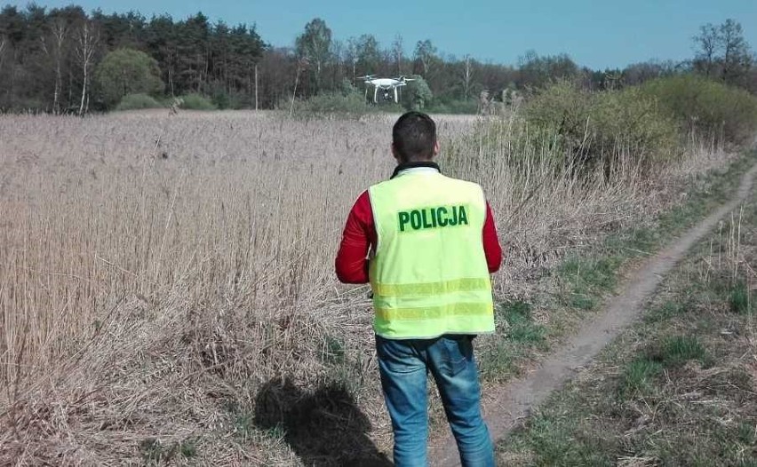 Tragiczny finał poszukiwań 23-latka z Torunia. Policyjne drony szukały także śladów Adriana Dudka z Brodnicy. Czy coś znalazły?