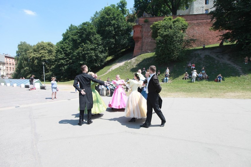 Balet Cracovia Danza zatańczył u stóp wawelskiego zamku [ZDJĘCIA]