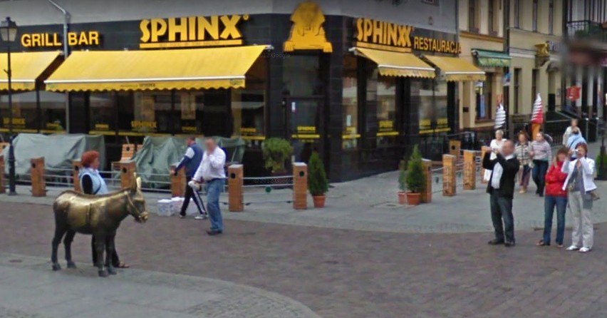 Kamera Google Street View uchwyciła mieszkańców Torunia w...