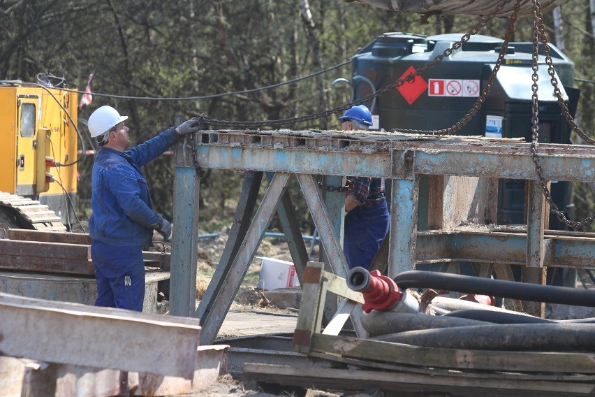 Akcja ratownicza w kopalni Wujek: Odwiert będzie gotowy...