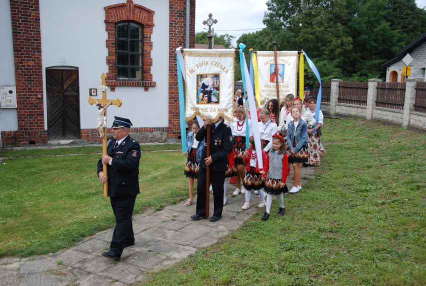 Wierni świętowali 260 lat istnienia kościoła w Obiechowie, w gminie Słupia. Zobaczcie zdjęcia i film 
