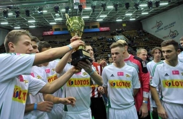 Oktawian Skrzecz poprowadził młody zespół Lechii do zwycięstwa w Amber Cup 2013