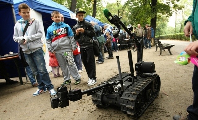 Wrocław: Pokazy robotów i sprzętu wojskowego podczas festiwalu nauki