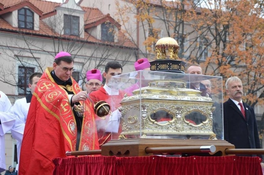 COVID-19 "zatrzymał" procesję z relikwiami św. Wiktorii w Łowiczu [ZDJĘCIA]
