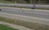 Nielegalne wyścigi: Groźna sytuacja na zakopiance! Motocykl przeleciał na drugi pas ruchu! [FILM]