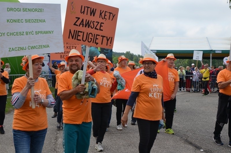 Kęty. Sukces Uniwersytetu Trzeciego Wieku w międzynarodowej olimpiadzie sportowej. Wśród ekip z Małopolski Kęty były najlepsze [ZDJĘCIA]