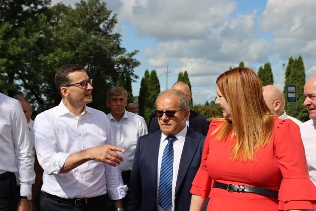 W piątek Premier Mateusz Morawiecki odwiedził Szkołę Podstawową w Morzycach w powiecie radziejowskim. Zobaczcie zdjęcia z wizyty.