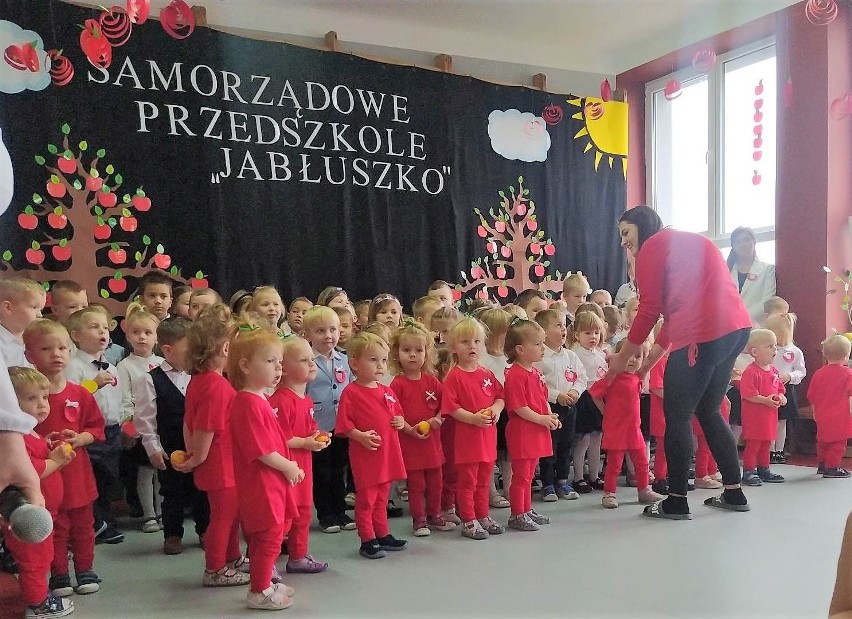 Otwarcie pierwszego w gminie Publicznego Przedszkola Samorządowego "Jabłuszko” w Bądkowie, w gminie Goszczyn. Zobacz zdjęcia