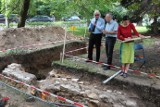 Chrzanów. Archeolodzy blisko przełomowego odkrycia, odkopano mur. To fragment dawnego zamku? 