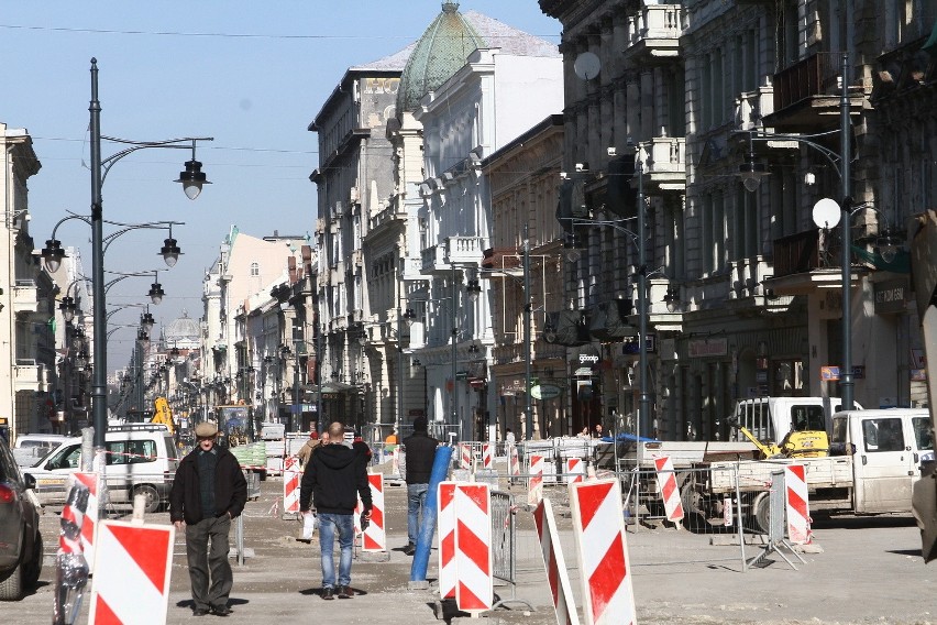 Remont Piotrkowskiej w ostatniej fazie, więc na jej...