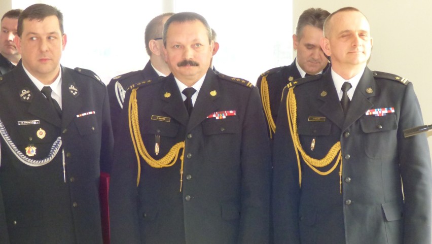 Robert Bujny, komendant buskiej Straży Pożarnej, pożegnał się z mundurem