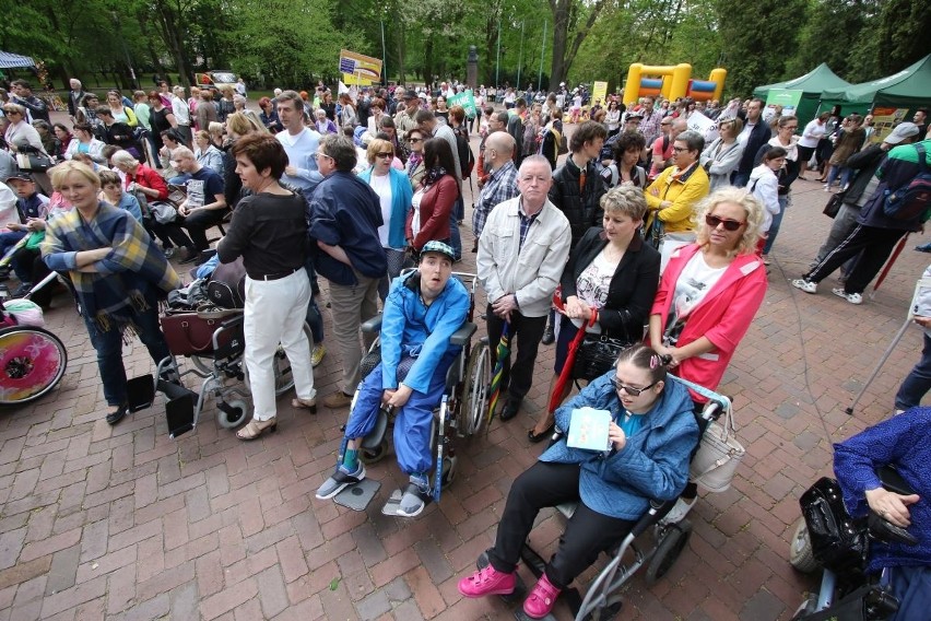 Niepełnosprawni intelektualnie świętowali w Kielcach [WIDEO, ZDJĘCIA]