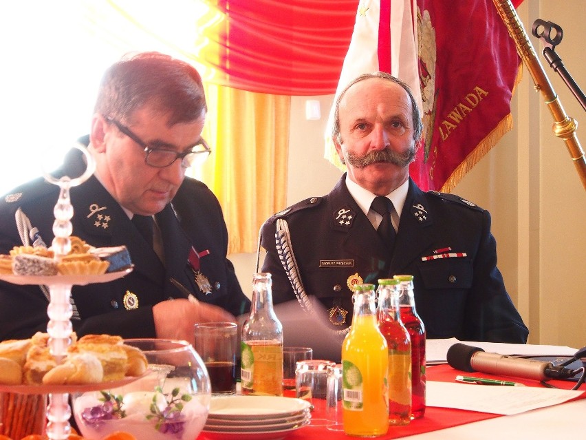 Tadeusz Przęczek, prezes OSP Zawada (z prawej) i Piotr...