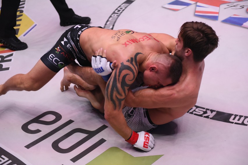 KSW 45. Michał Materla powalczy o pas wagi średniej, tytuł w ciężkiej nie dla Karola Bedorfa